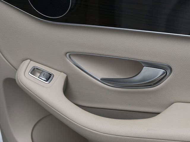 Used 2017 Mercedes-Benz GLC 300 4MATIC image 31