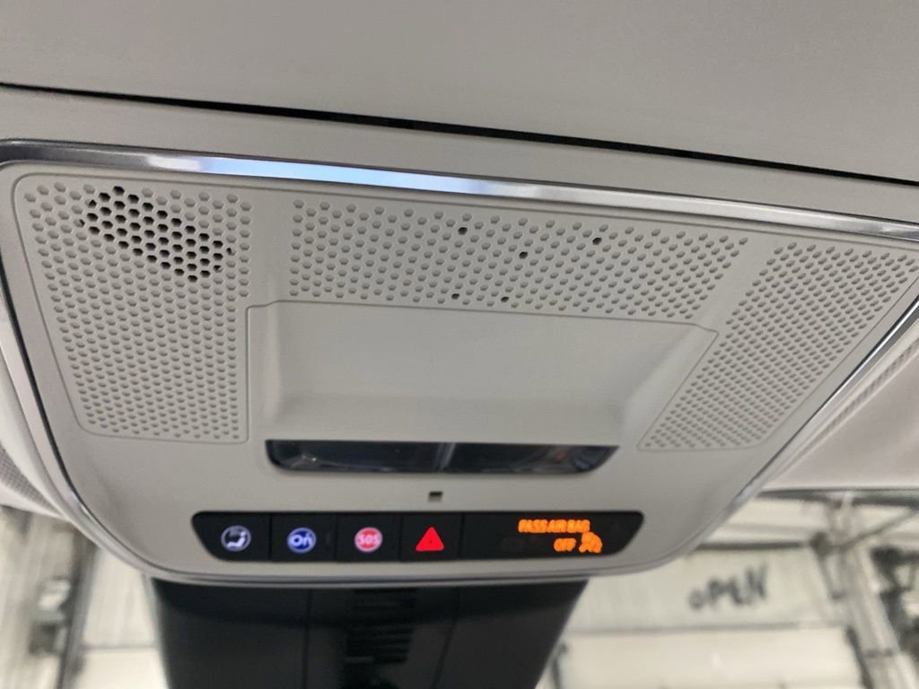 Certified 2024 GMC Acadia Denali w/ Super Cruise Package image 46