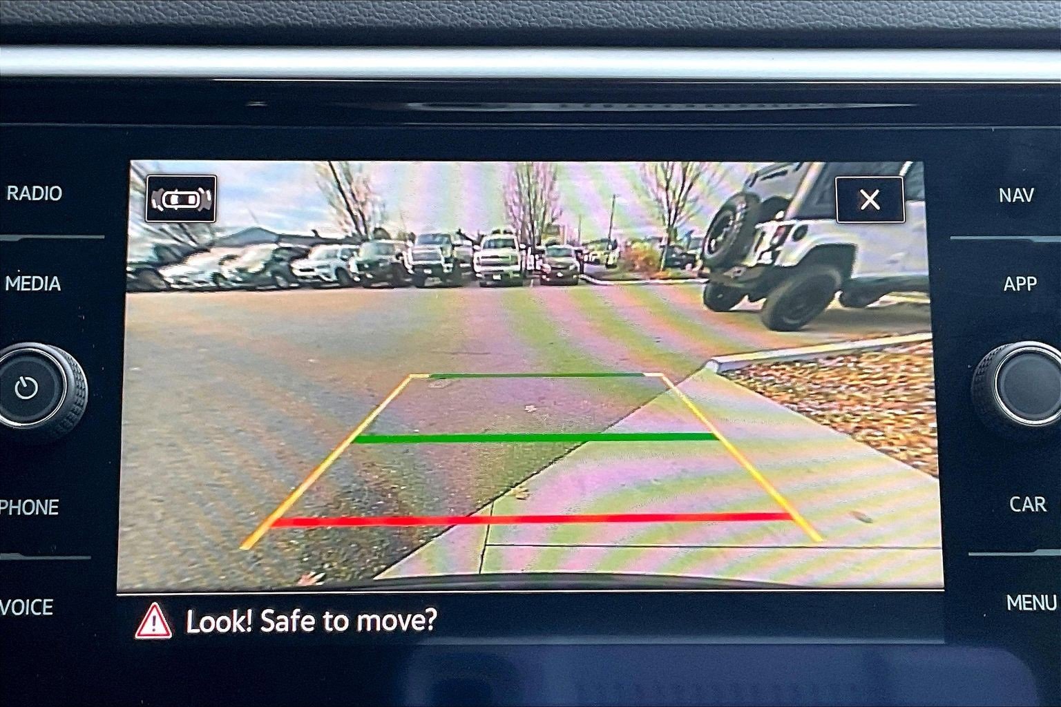 Used 2022 Volkswagen Atlas SEL Premium image 13