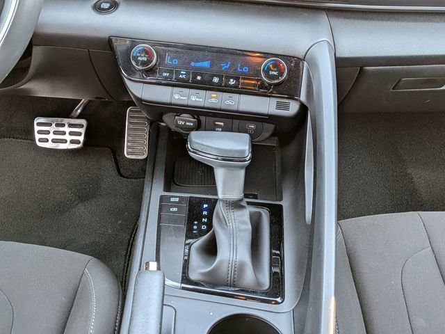 Certified 2025 Hyundai Elantra Sport FWD image 18