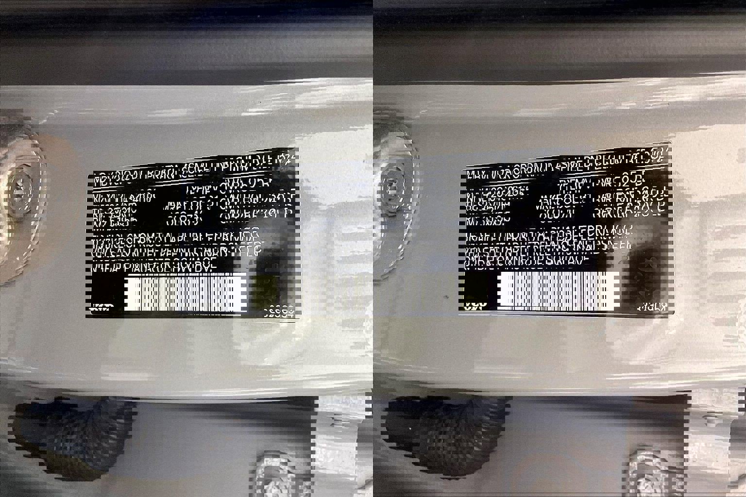 Used 2025 Volvo XC40 B5 Plus w/ Protection Package Premier AWD/4WD image 38