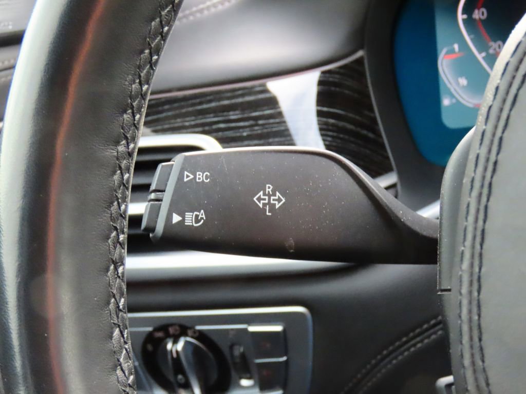 Used 2022 BMW 750i xDrive w/ Luxury Rear Seating Package image 37