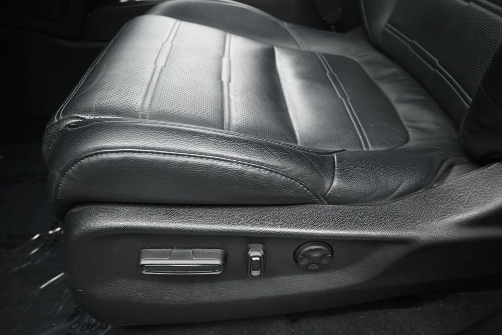 Used 2018 Honda CR-V Touring image 12