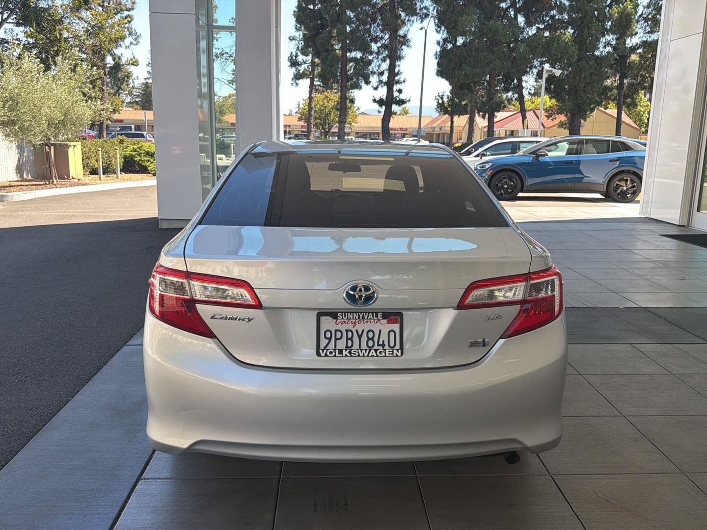 Used 2012 Toyota Camry LE FWD image 4