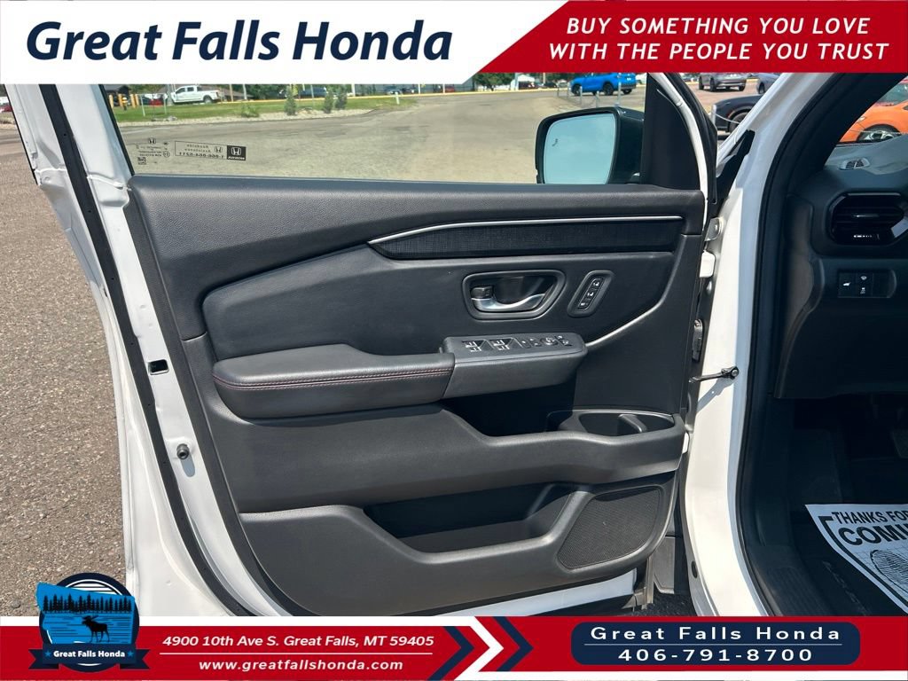 Used 2025 Honda Pilot Black Edition image 12