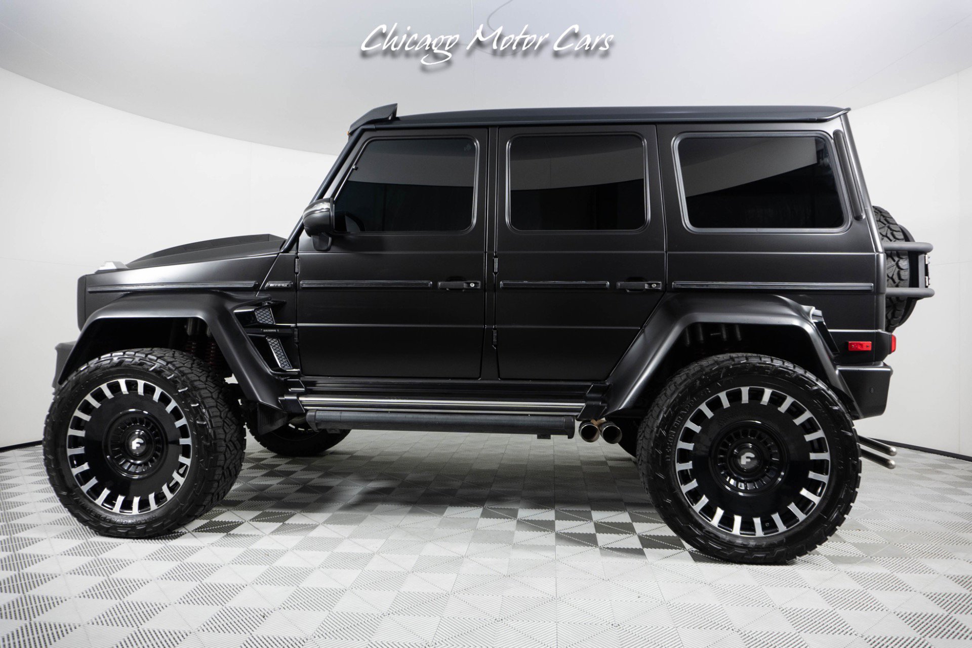 Used 2017 Mercedes-Benz G 550 Squared image 2