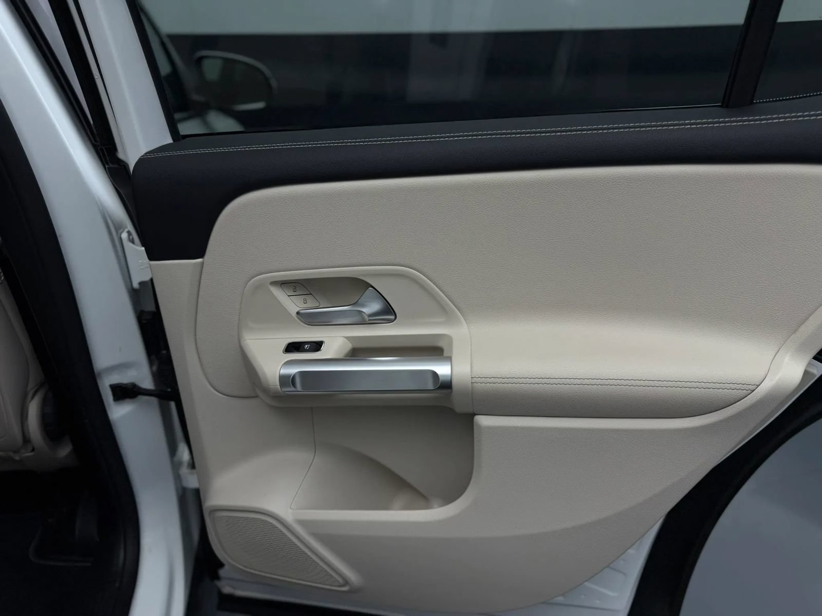 Used 2022 Mercedes-Benz GLB 250 4MATIC image 25