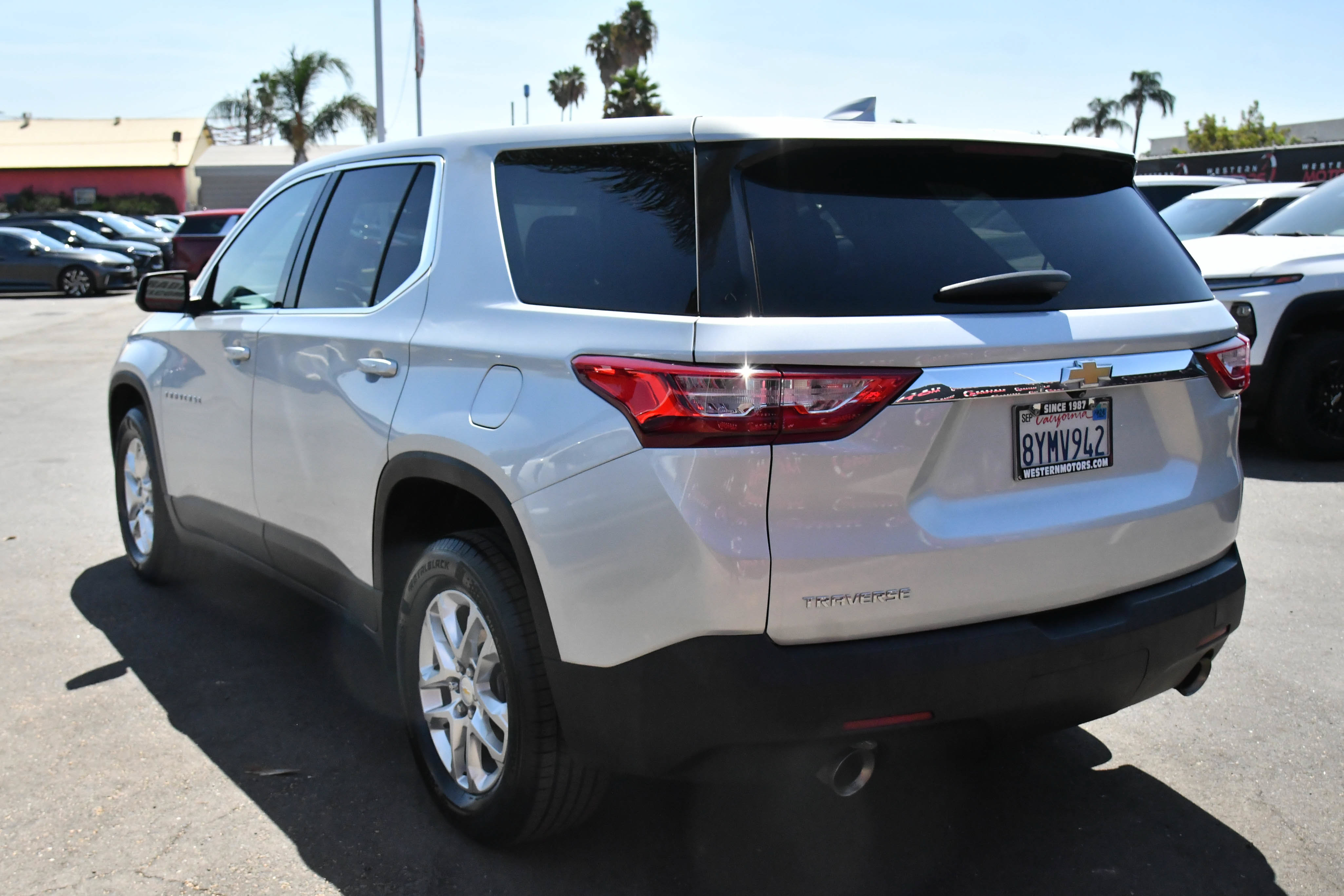Used 2021 Chevrolet Traverse LS FWD image 6