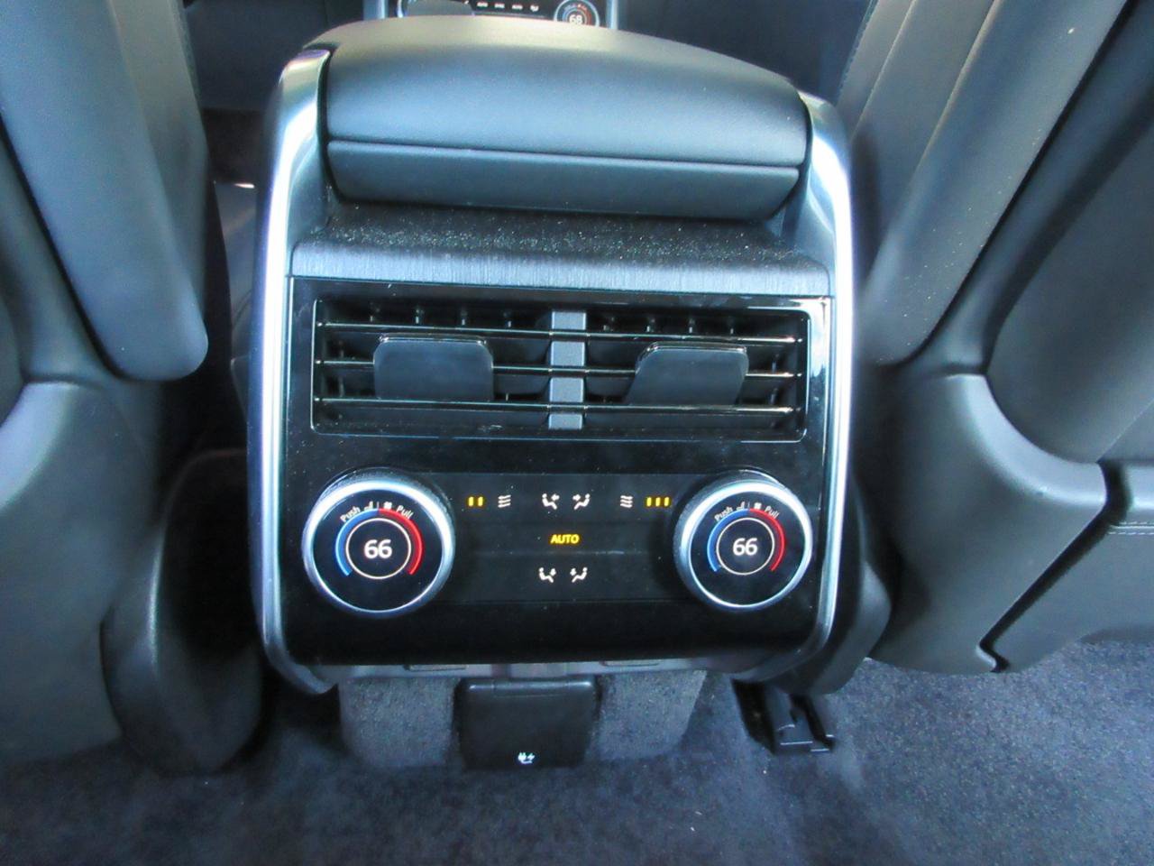 Used 2023 Land Rover Range Rover SE AWD/4WD image 44