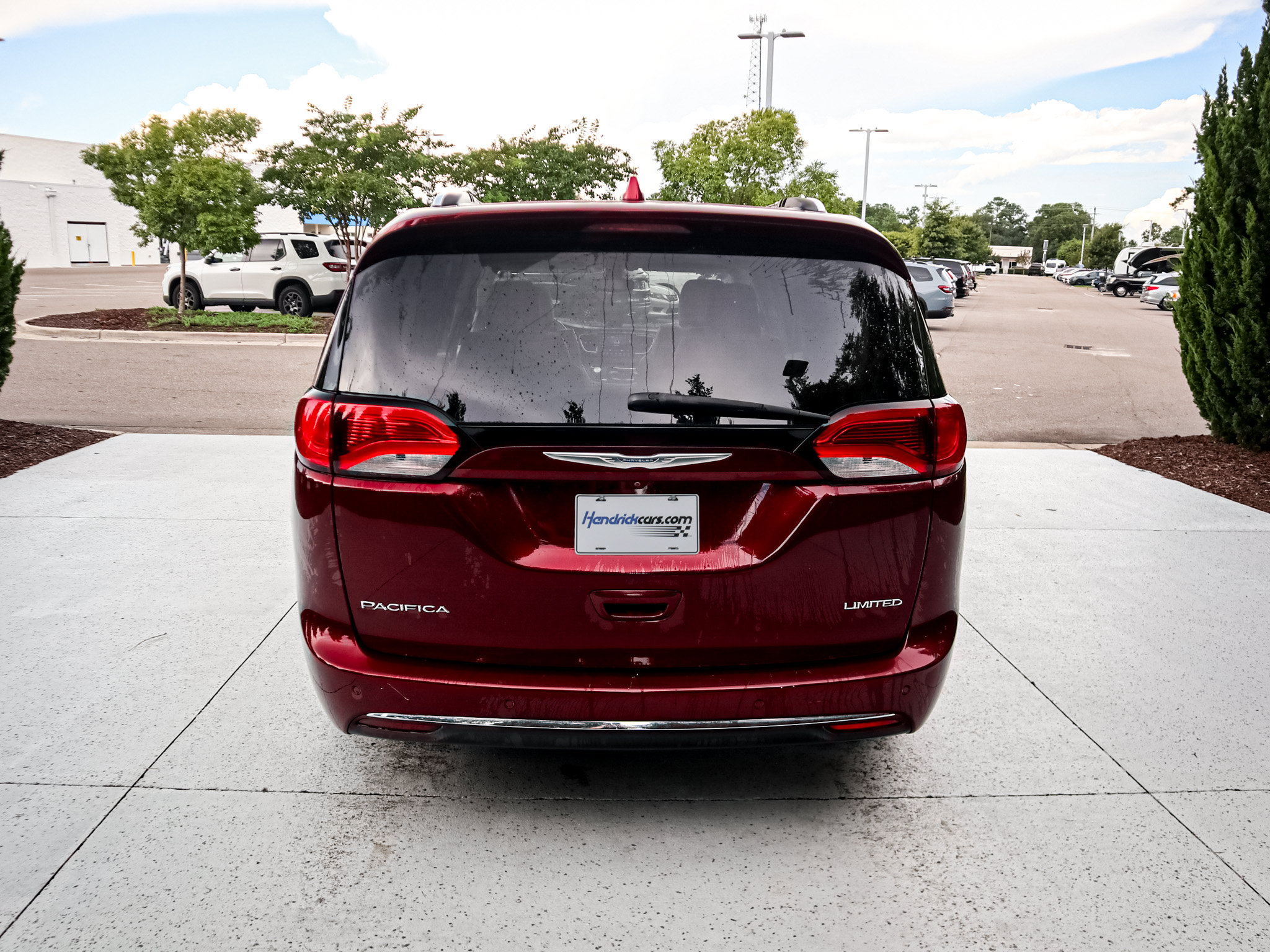 Used 2017 Chrysler Pacifica Limited FWD image 10