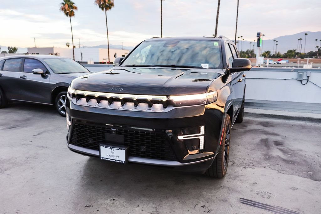 New 2026 Jeep Grand Wagoneer Summit AWD/4WD image 4
