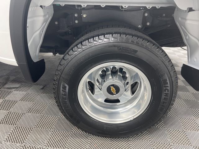 Used 2023 Chevrolet Silverado 3500 High Country w/ Technology Package image 9