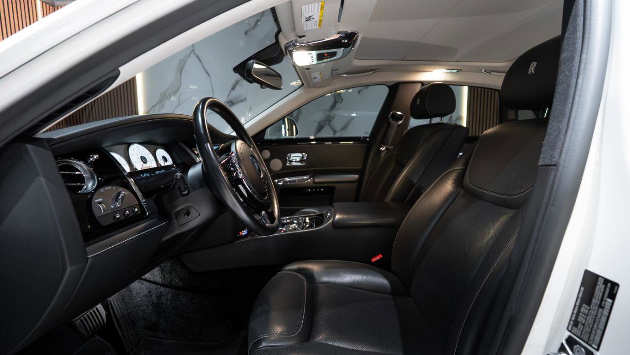 Used 2017 Rolls-Royce Ghost image 14