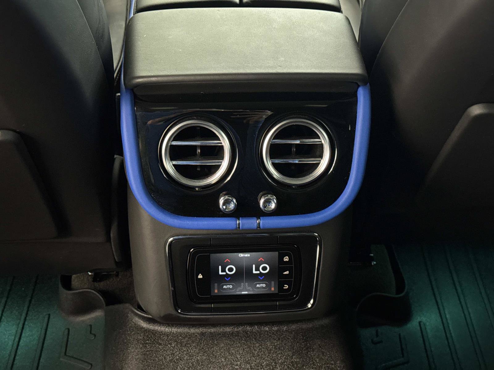 Used 2020 Bentley Bentayga Design Series AWD/4WD image 10