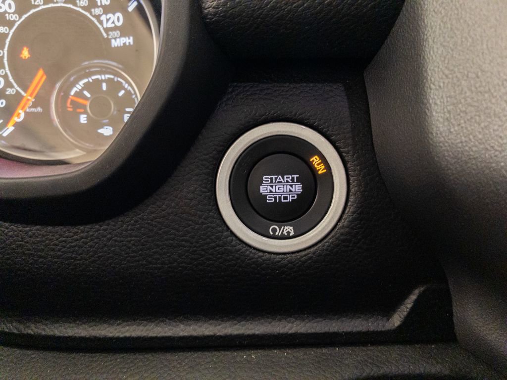 Used 2025 RAM 1500 Laramie AWD/4WD image 21
