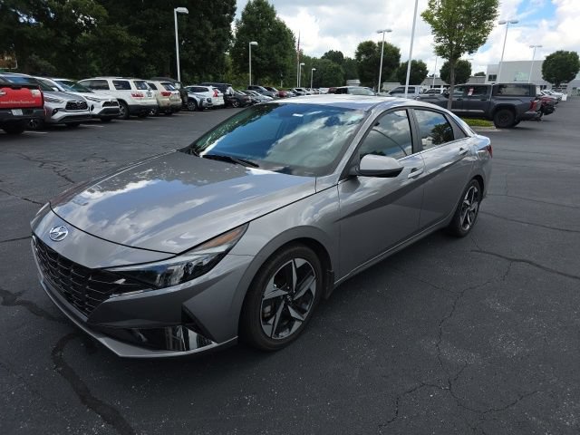 Used 2023 Hyundai Elantra Limited FWD image 2