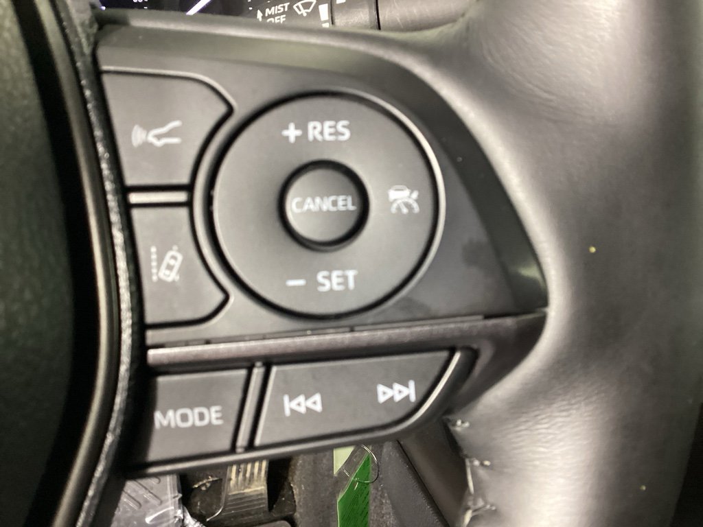 Used 2021 Toyota Camry SE w/ Cold Weather Package image 23