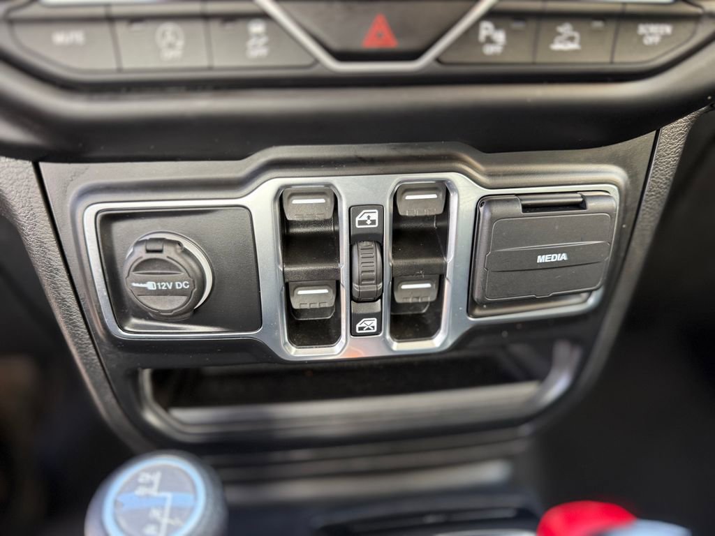 Used 2021 Jeep Gladiator Sport image 26