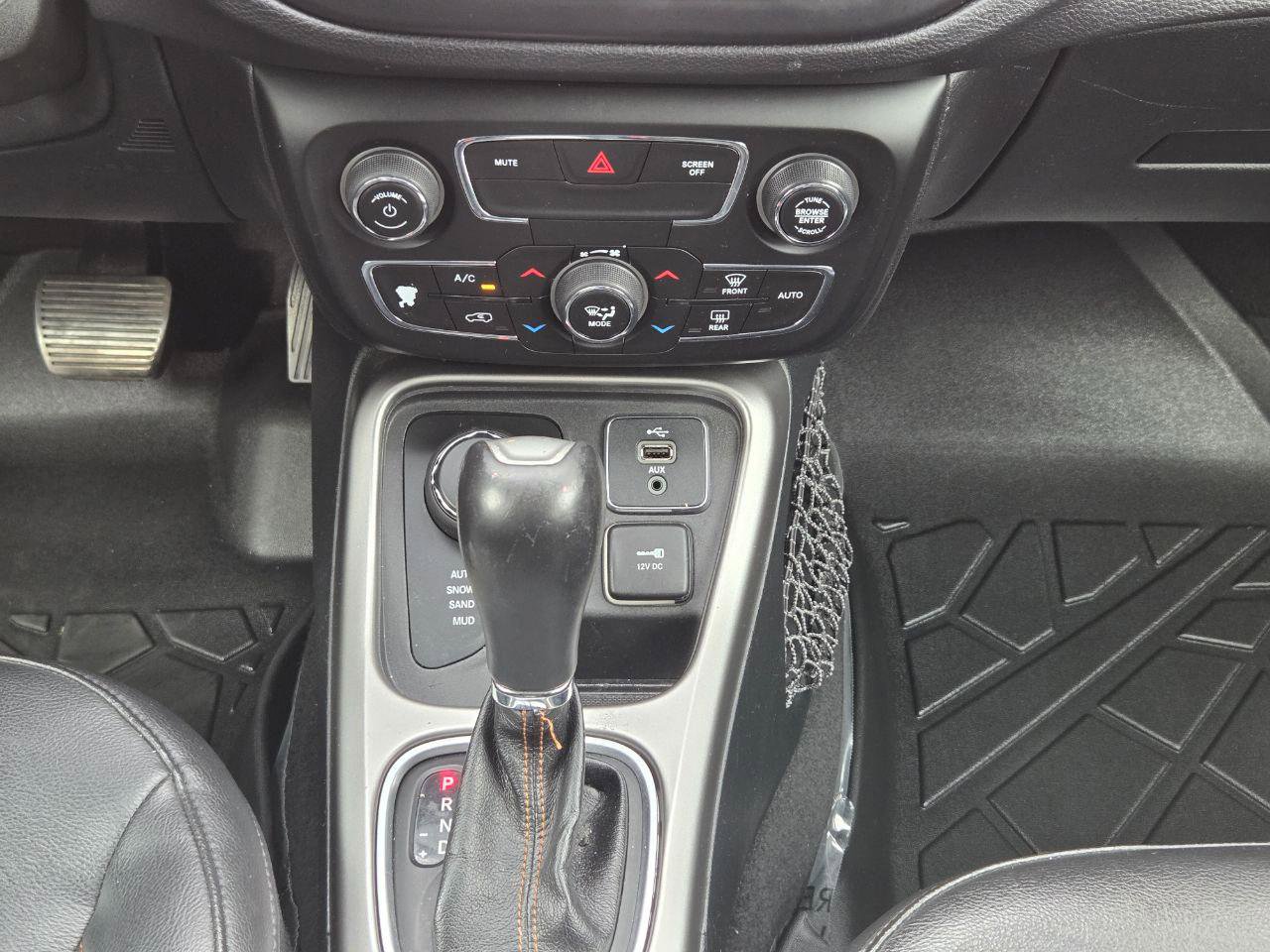 Used 2018 Jeep Compass Latitude w/ Popular Equipment Group AWD/4WD image 22