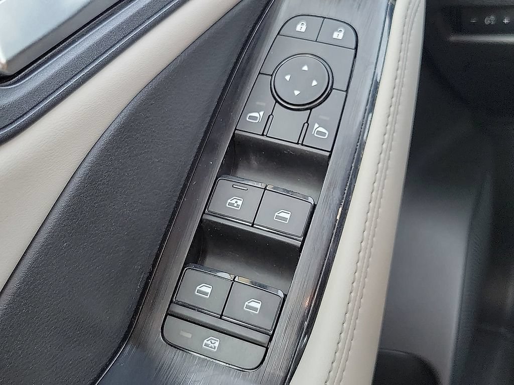 Used 2024 Nissan Rogue SV w/ SV Premium Package FWD image 13