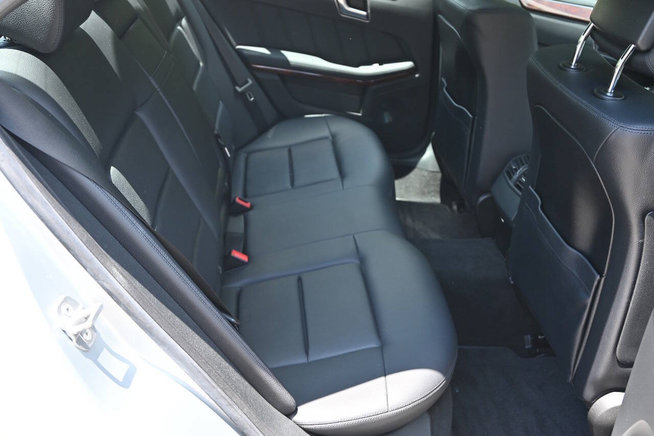 Used 2012 Mercedes-Benz E 350 4MATIC Sedan image 21