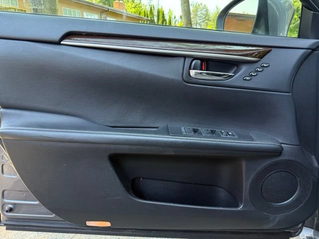 Used 2014 Lexus ES 350 w/ Luxury Package FWD image 11