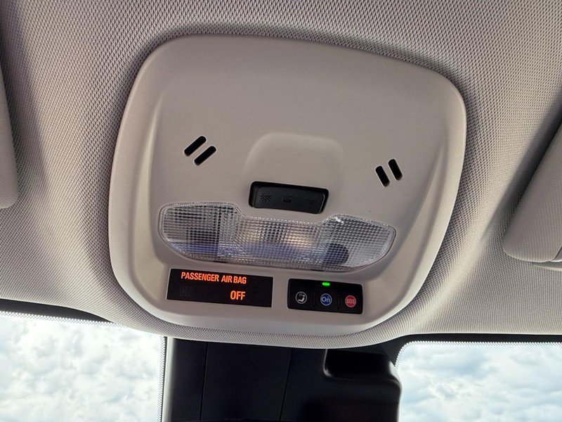 Used 2025 Chevrolet Trax LT FWD image 44
