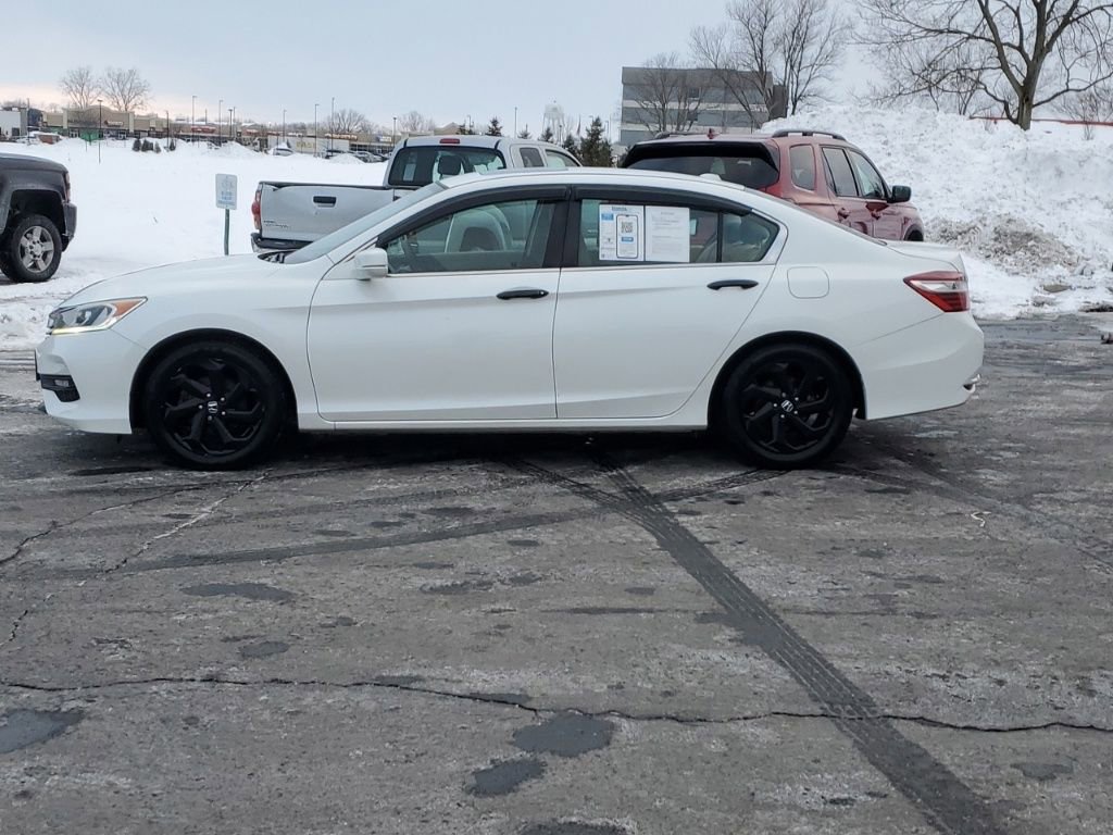 Used 2017 Honda Accord EX image 4