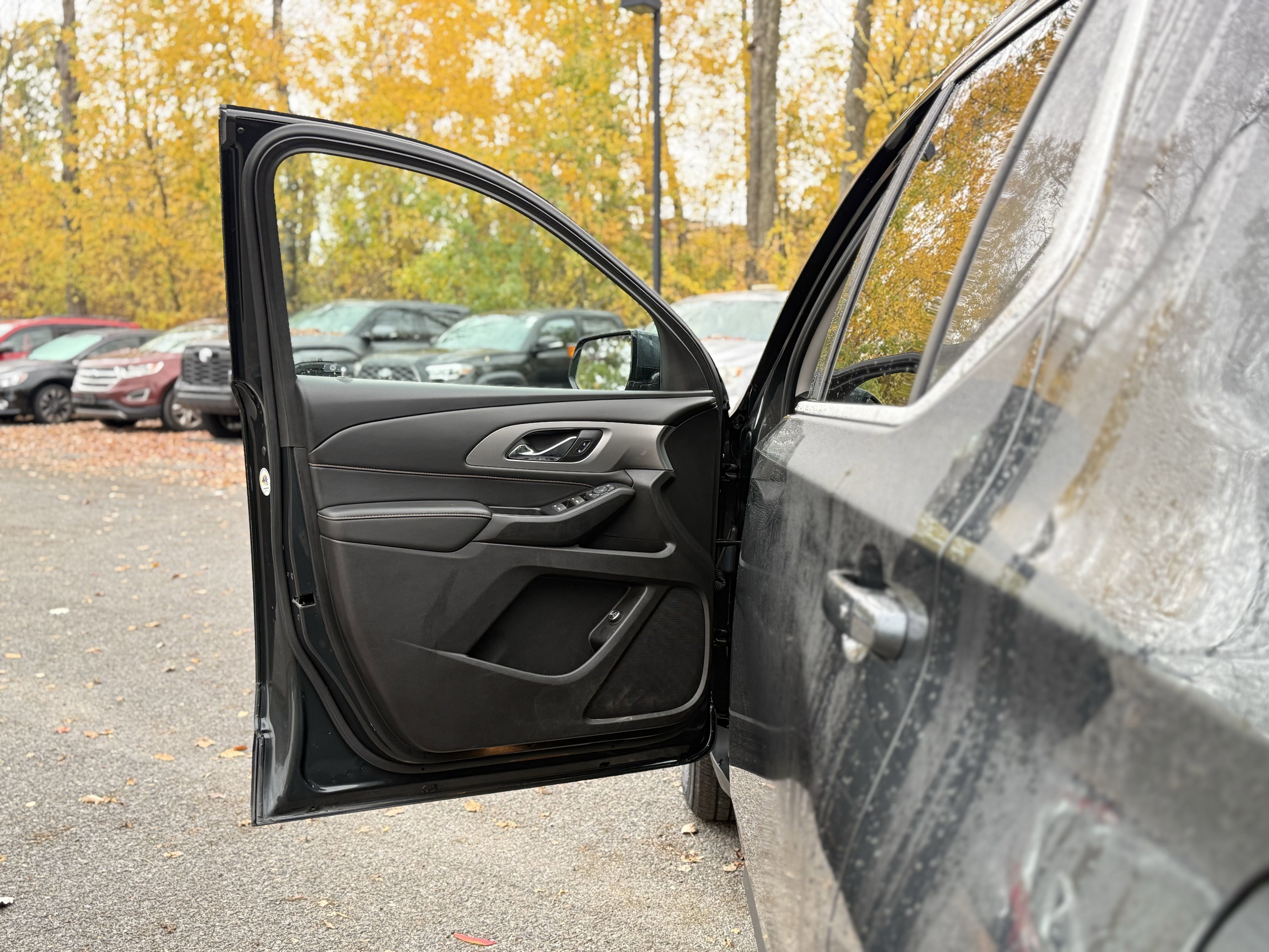 Used 2019 Chevrolet Traverse LT image 25