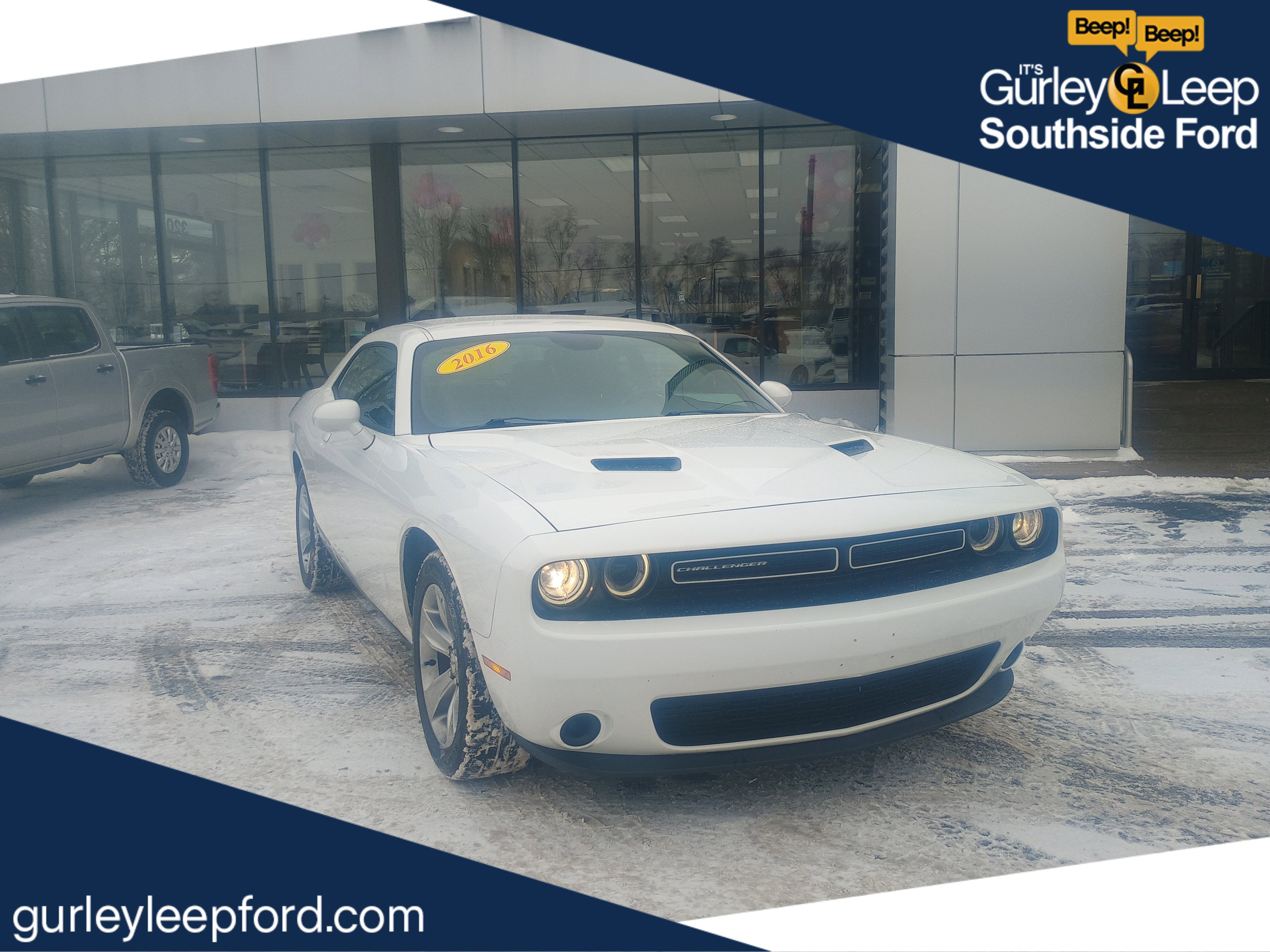Used 2016 Dodge Challenger SXT image 1