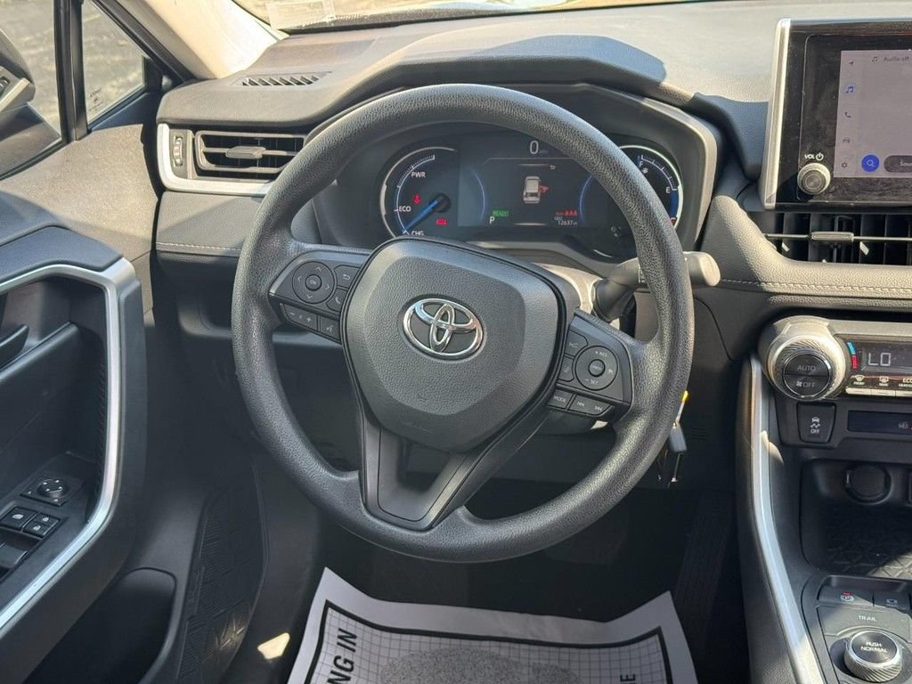 Certified 2025 Toyota RAV4 LE AWD/4WD image 17