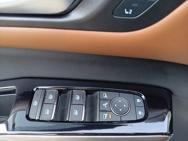 Used 2023 Nissan Pathfinder Platinum image 19