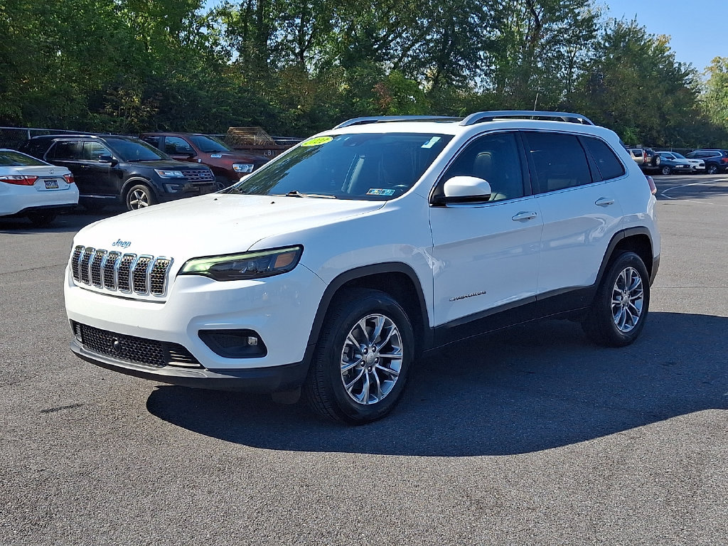 Used 2021 Jeep Cherokee Latitude Plus w/ Sun & Sound Group AWD/4WD image 3