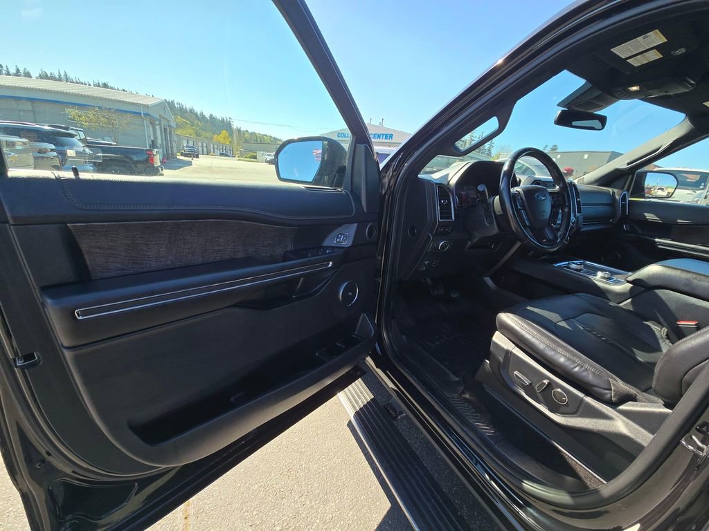 Used 2020 Ford Expedition Limited AWD/4WD image 15