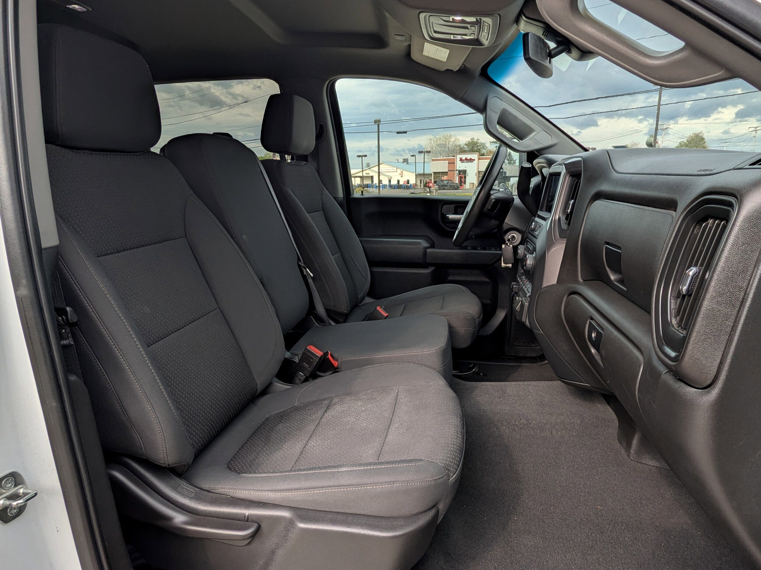 Used 2022 Chevrolet Silverado 2500 Custom w/ Custom Value Package AWD/4WD image 9