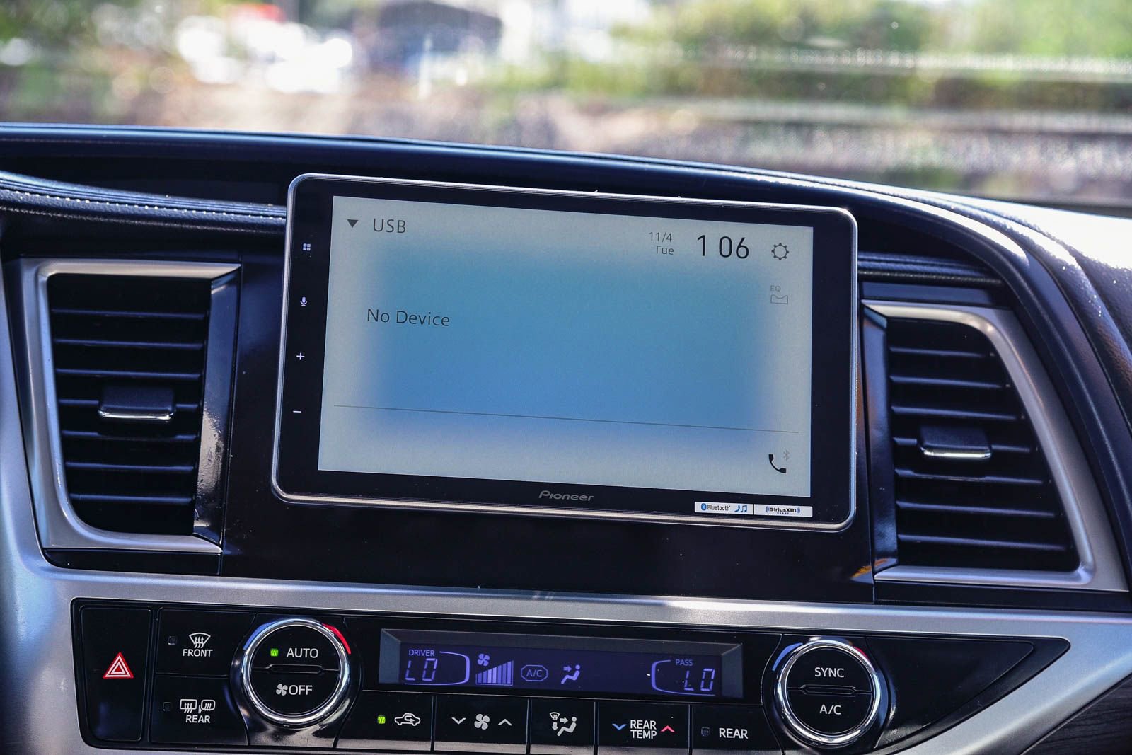 Used 2017 Toyota Highlander Limited image 16