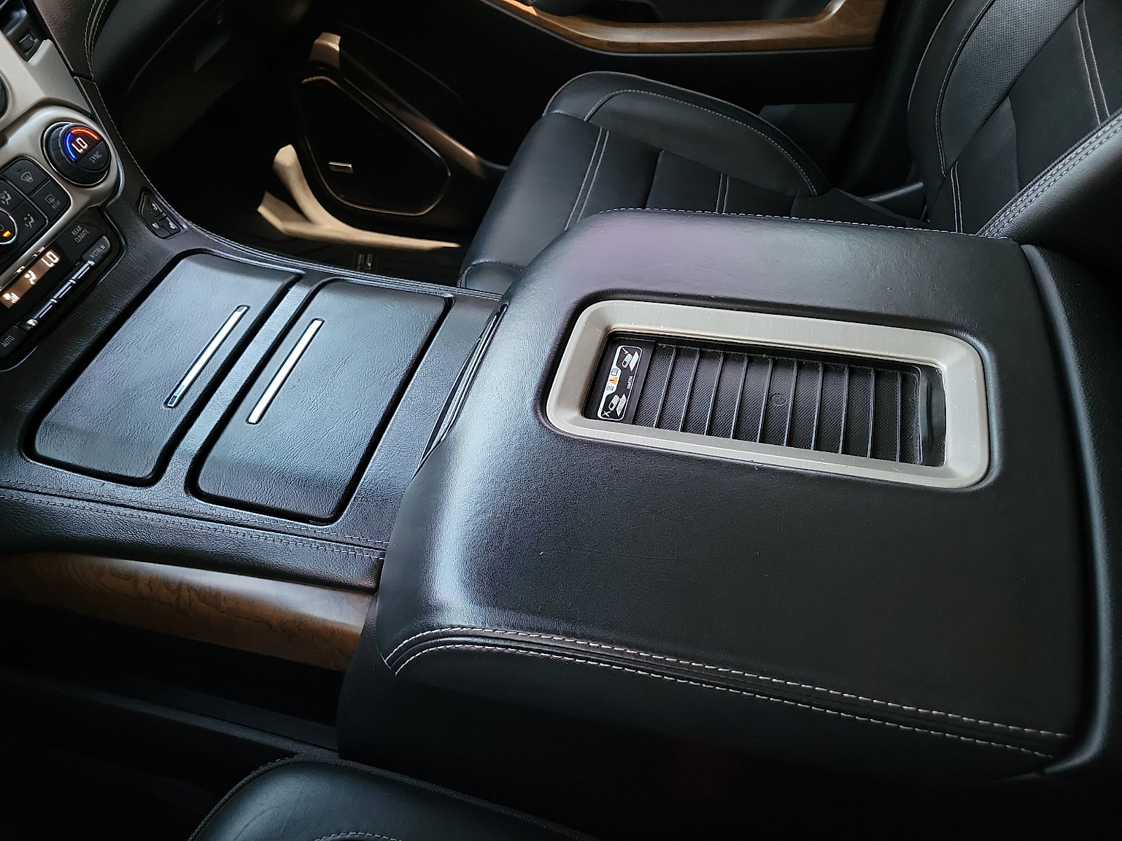 Used 2019 GMC Yukon Denali w/ Denali Ultimate Package image 20