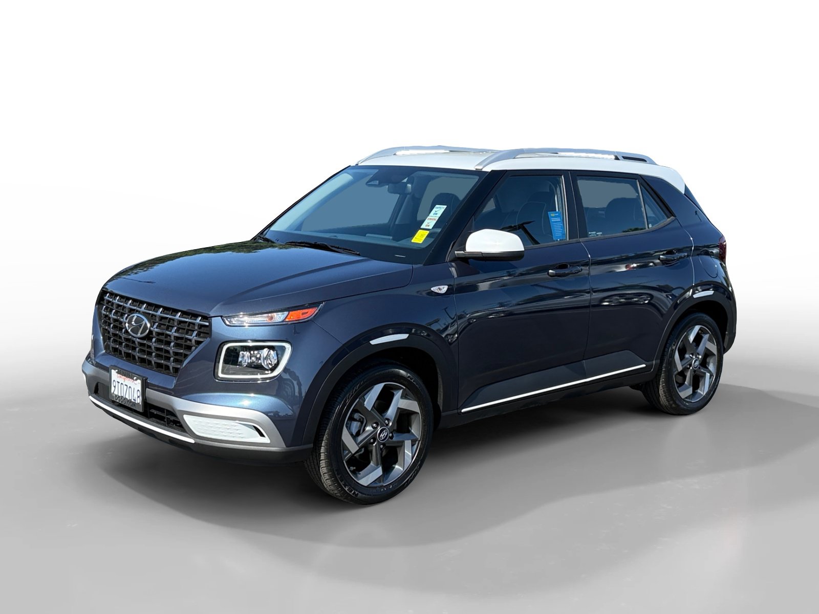 Certified 2025 Hyundai Venue Limited FWD image 1
