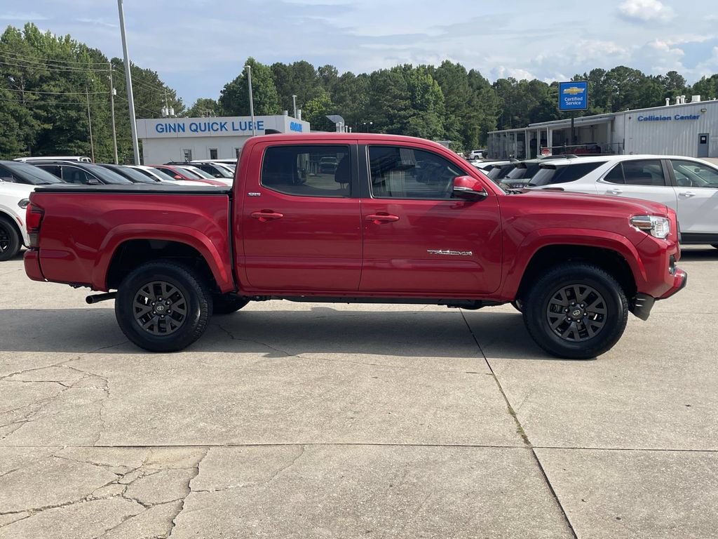 Used 2022 Toyota Tacoma SR5 w/ Technology Package RWD image 2