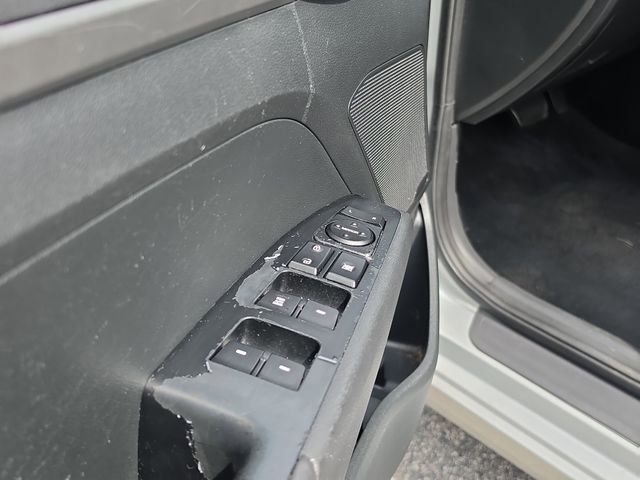 Used 2019 Hyundai Elantra SE w/ Cargo Package FWD image 16