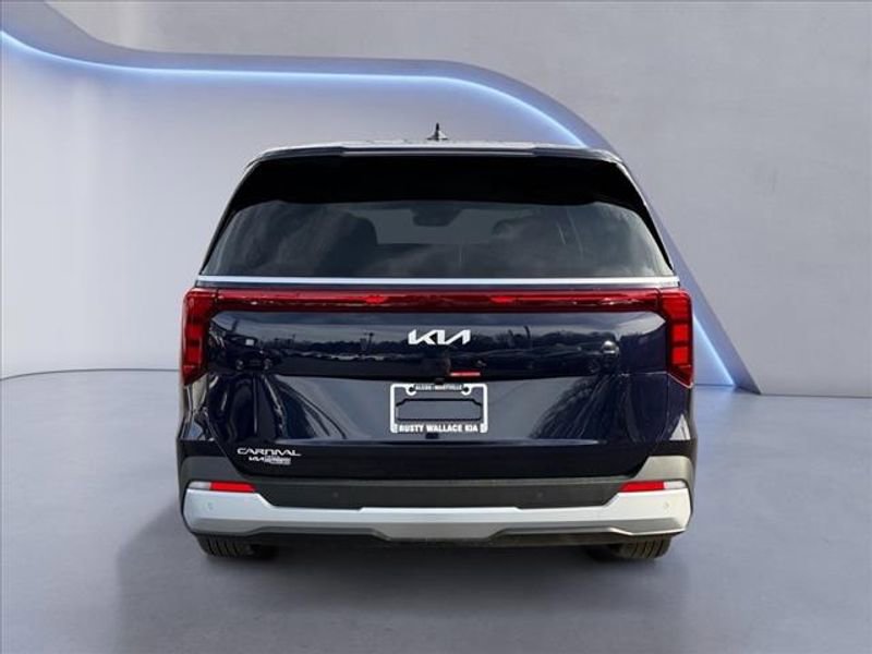 New 2026 Kia Carnival LXS image 4