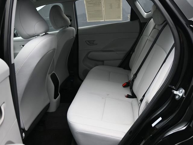 Used 2025 Hyundai Kona SE image 8