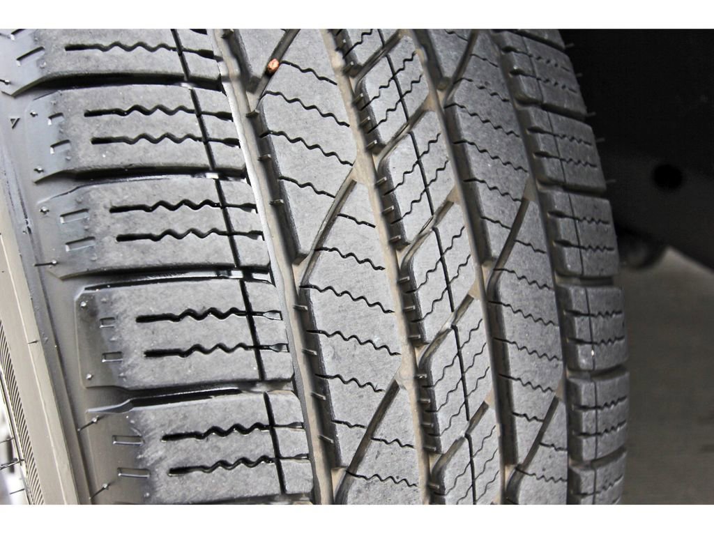 Used 2025 GMC Yukon Denali image 31