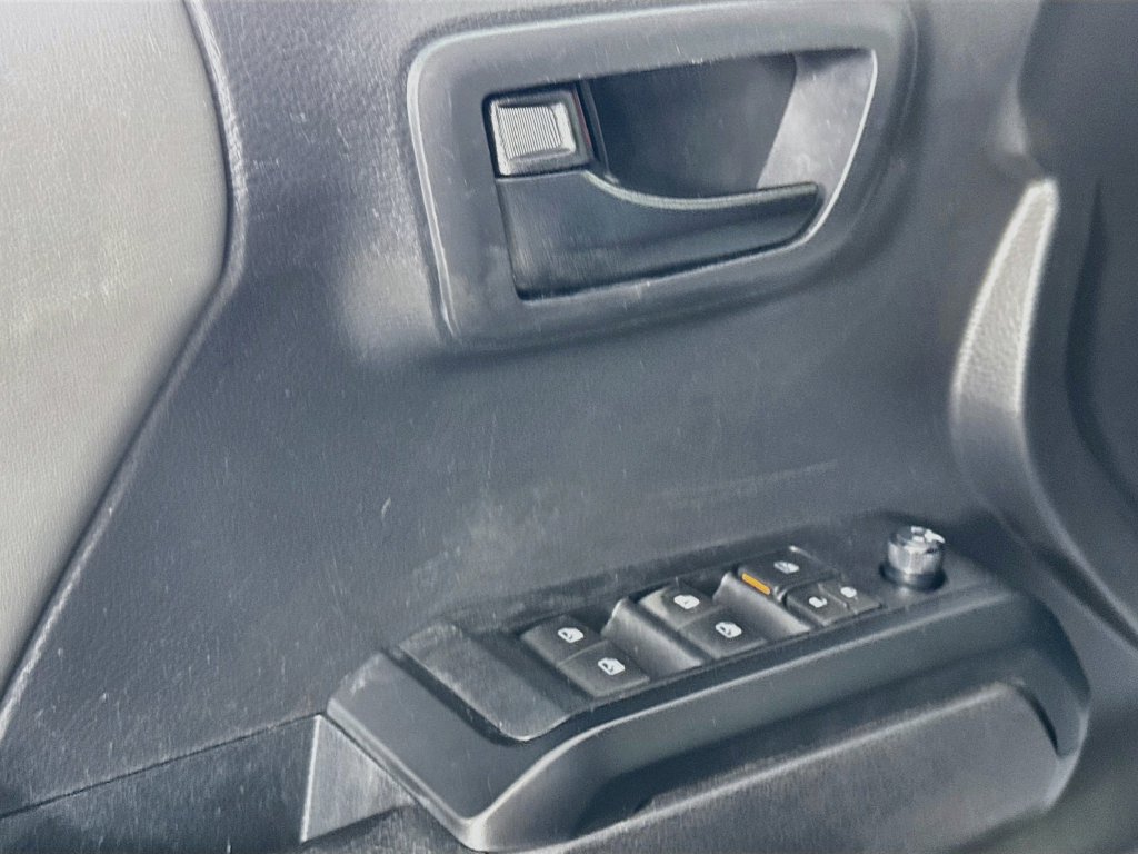 Used 2022 Toyota Tacoma SR AWD/4WD image 21