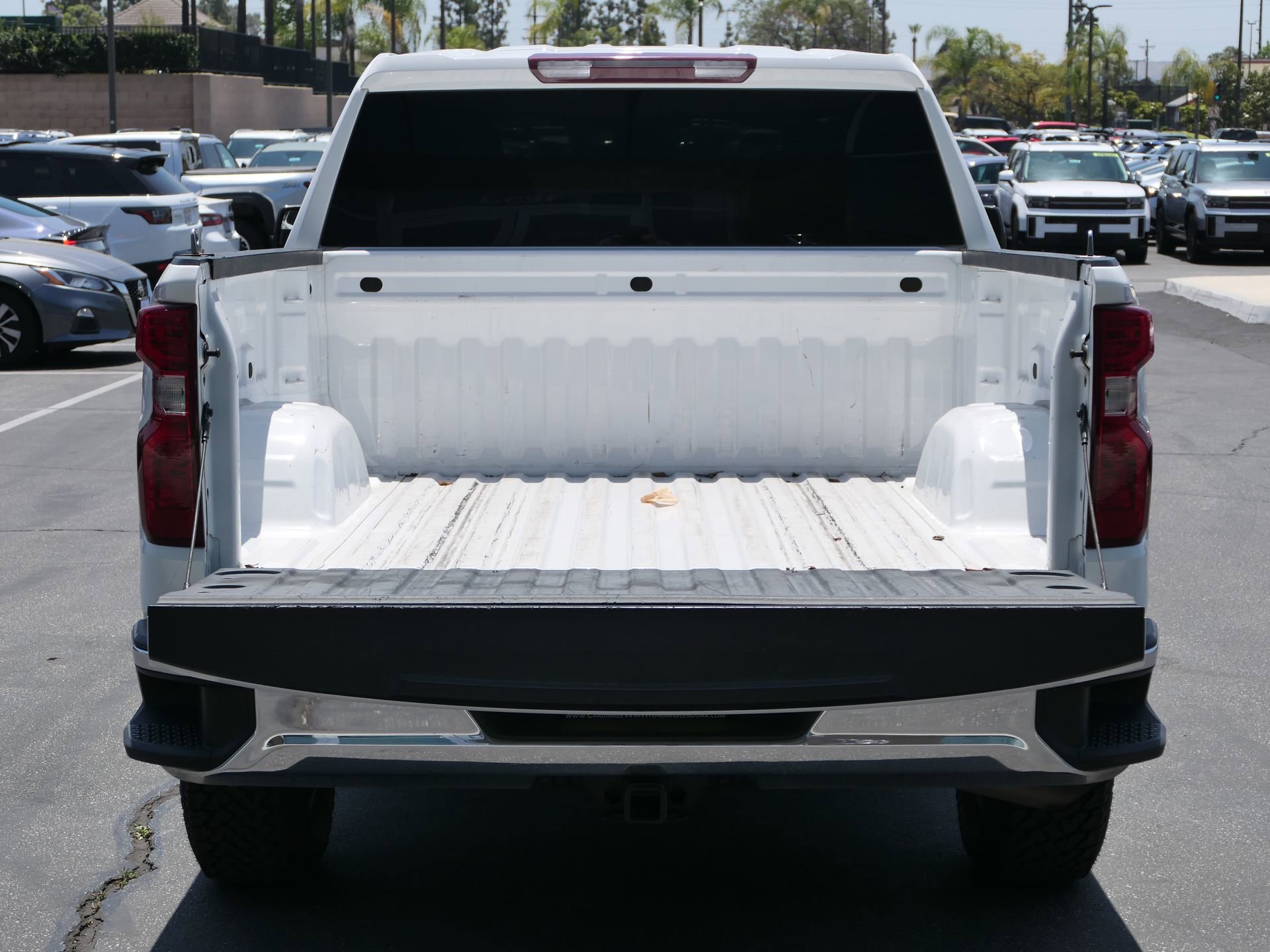 Used 2022 Chevrolet Silverado 1500 LT w/ LPO, Dark Essentials Package RWD image 6