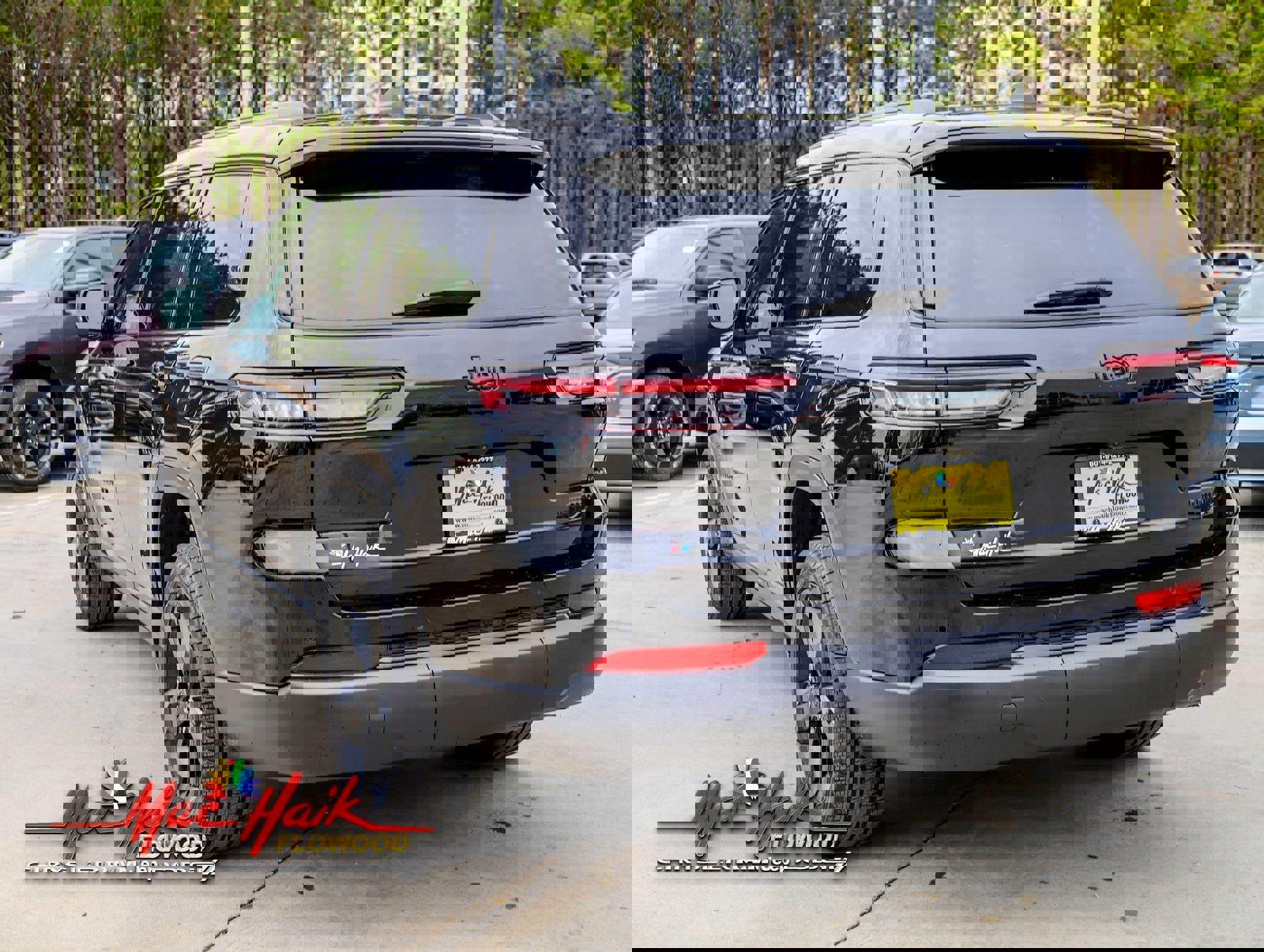 Used 2025 Jeep Grand Cherokee L Limited w/ Black Appearance Package image 6