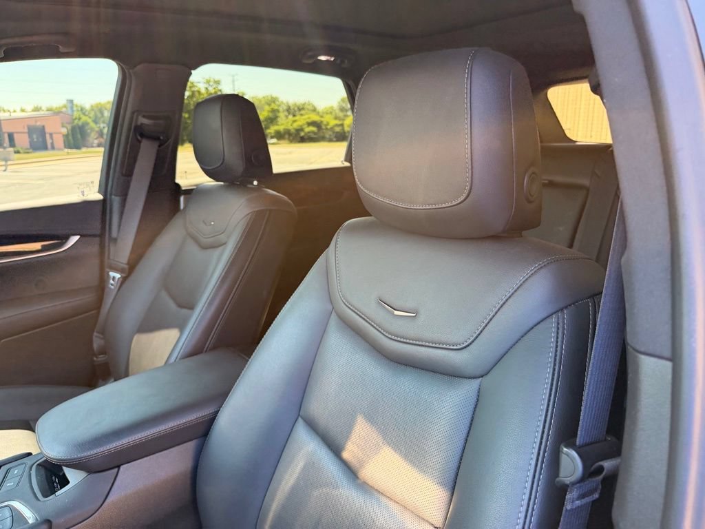 Used 2025 Cadillac XT5 Premium Luxury AWD/4WD image 12