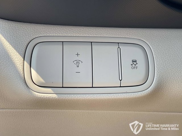 New 2026 Hyundai Venue SEL FWD image 31
