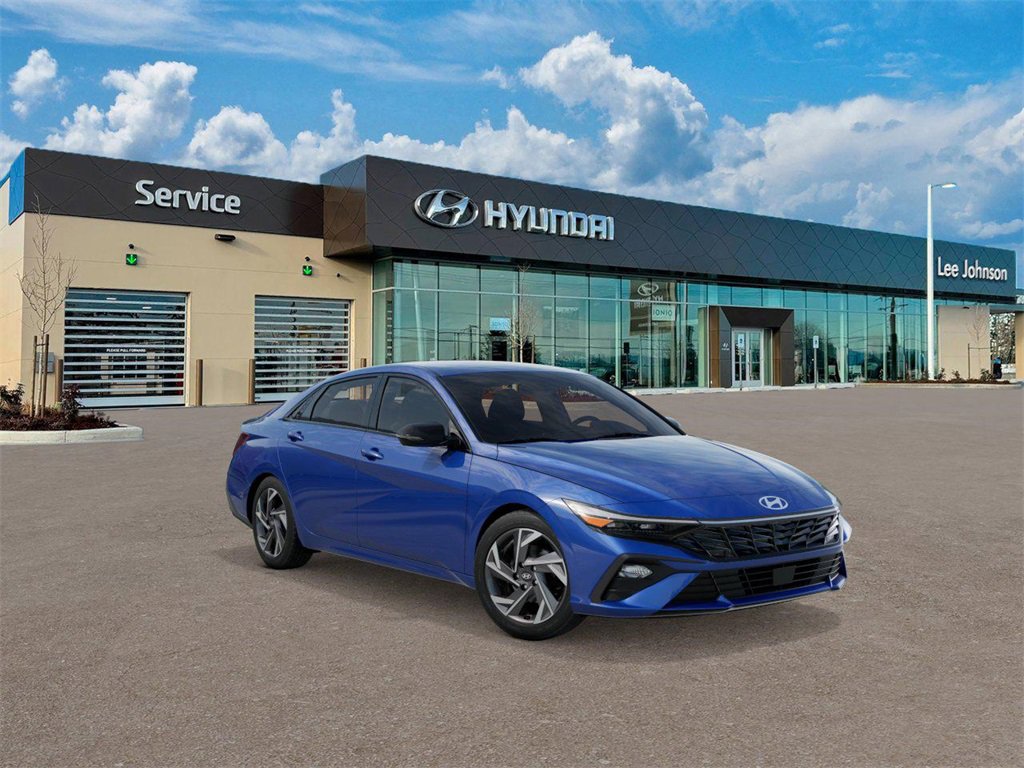 New 2025 Hyundai Elantra Sport image 2
