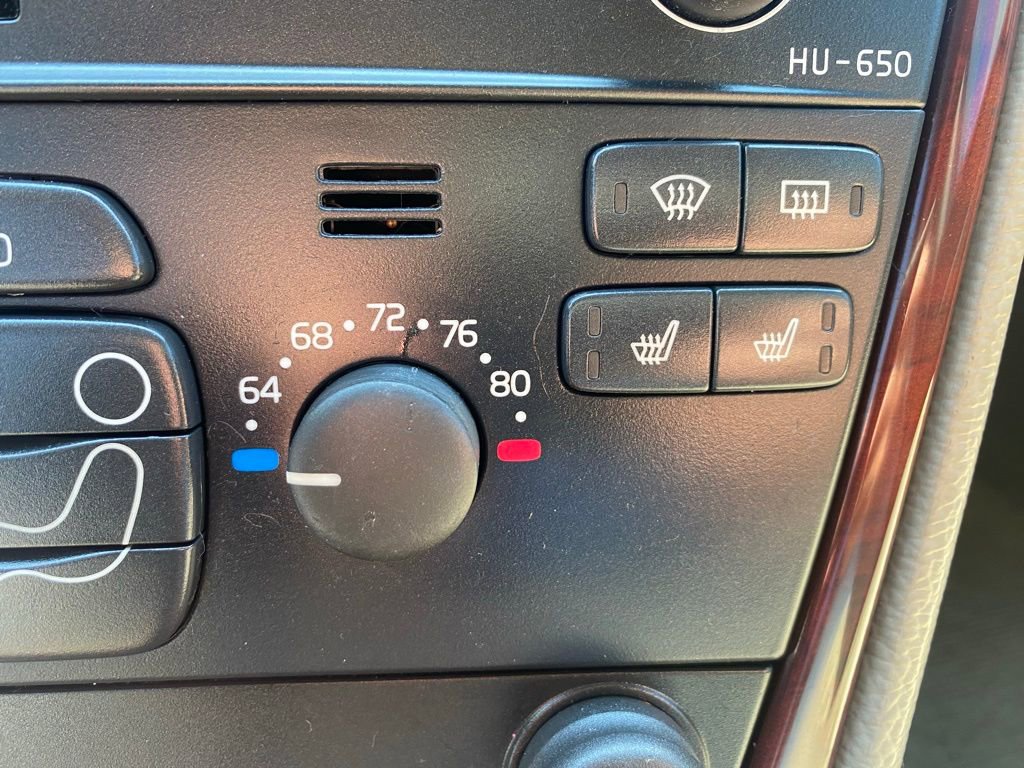 Used 2007 Volvo XC70 image 14